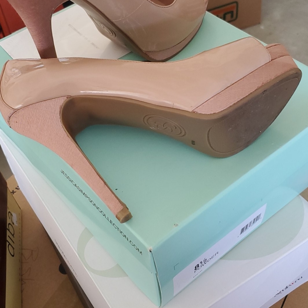 Shoes - Picture 4 of 4